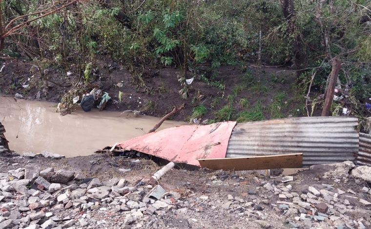 Temporal en Buenos Aires: inundaciones y vecinos evacuados en La Plata.