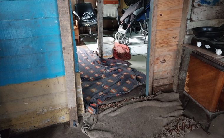 Temporal en Buenos Aires: inundaciones y vecinos evacuados en La Plata.