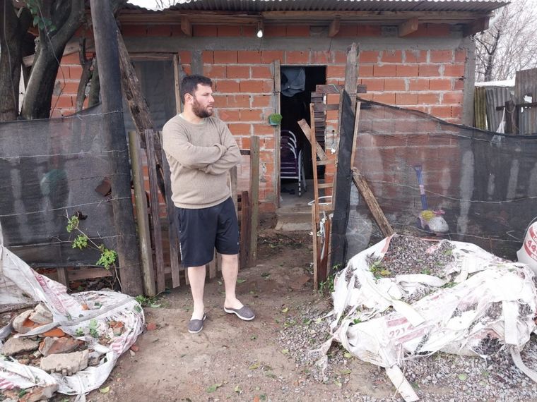 La dificultad de volver a casa tras el temporal en La Plata.