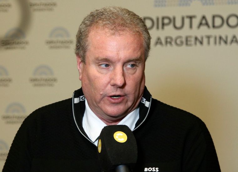 Milman entregó su celular a la justicia pero se opone a que sea analizado.