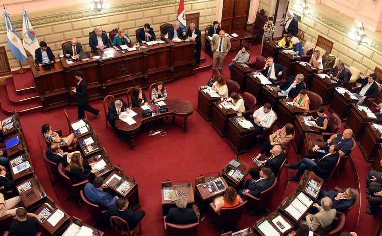 FOTO: Asamblea Legislativa de Santa Fe aprobó 19 de 48 pliegos fiscales y defensores.