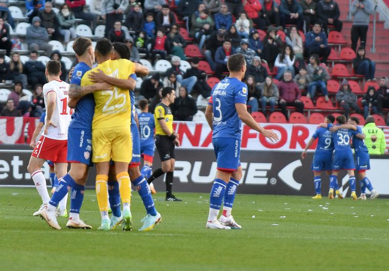 Unión venció a Estudiantes de visitante. 