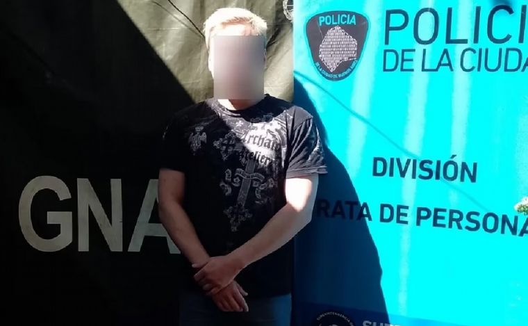 Detienen a un joven acusado de hacer fiestas sexuales con menores (Foto: TN).
