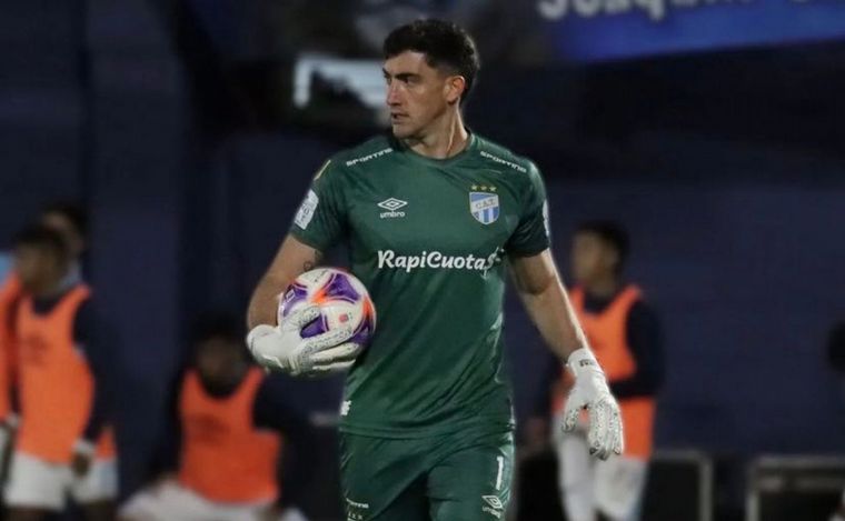 Tomás Marchiori, la figura en el empate de Instituto frente a Atlético Tucumán