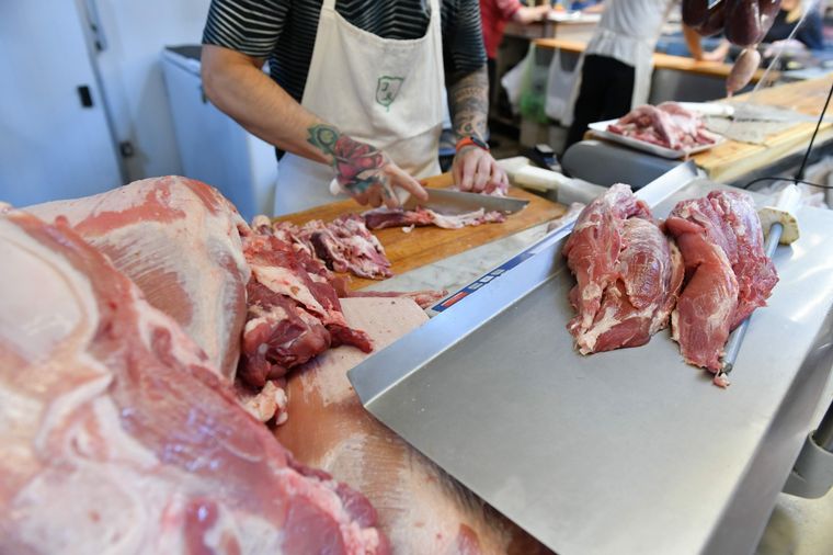 El precio de la carne aumentó 60% en agosto, el mayor salto mensual en 18 años.
