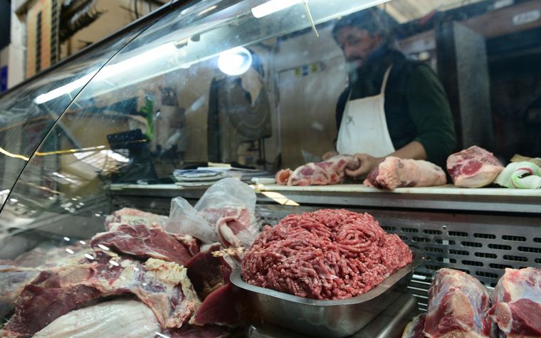 FOTO: Fuerte caída en el consumo de carne: post PASO se vende hasta un 50% menos.