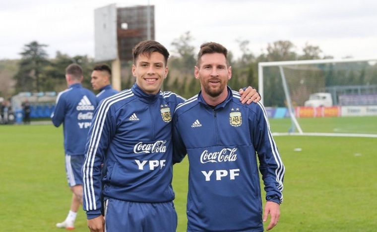 FOTO: Ovando y Messi. (Foto: Instagram Ovando)