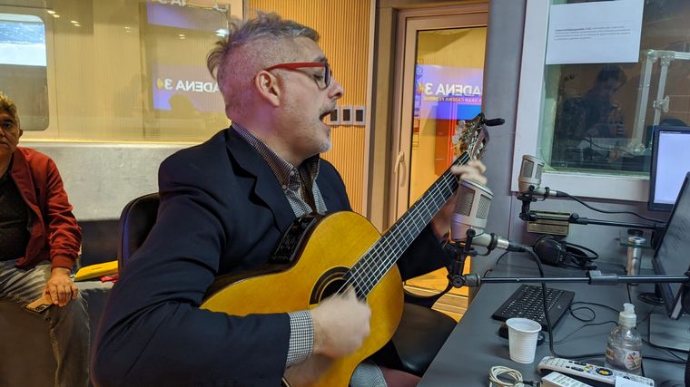 FOTO: Marcelo Santos y el tango de todos los tiempos en los estudios de la radio
