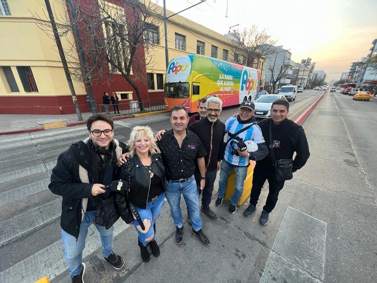 Orlando Morales y Vamos Viendo animaron el arranque del viernes en La Popuneta.