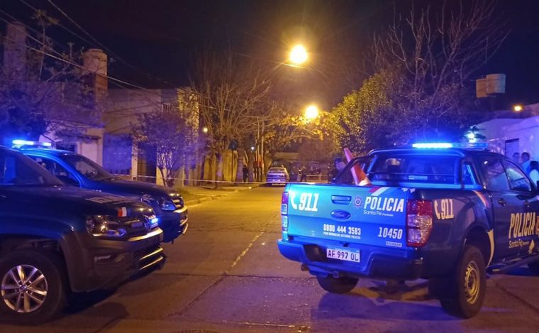 FOTO: Mataron a balazos a un hombre arriba de su auto en el sur de Rosario.