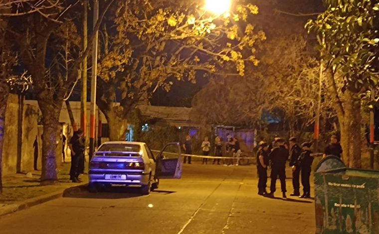 Mataron a balazos a un hombre arriba de su auto en el sur de Rosario.