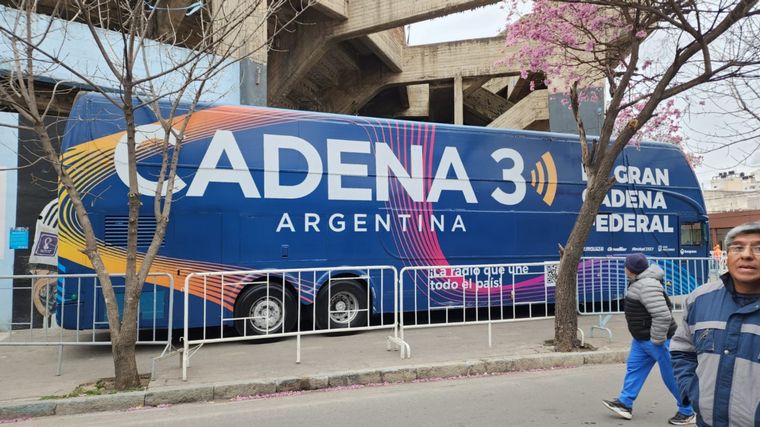 FOTO: La Cadeneta palpitó la previa del partido de Belgrano en Alberdi.