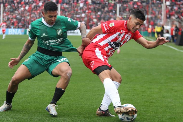 Instituto recibe a Banfield.