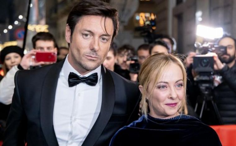 Andrea Giambruno y Giorgia Meloni (Foto: La Stampa)