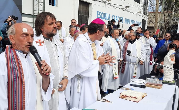Misa en defensa del Papa Francisco. (Foto: NA)