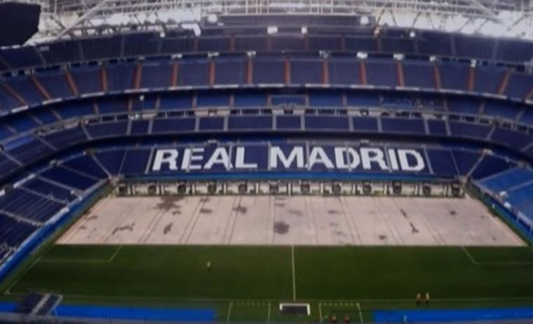 FOTO: El césped retráctil del Bernabéu (Foto: captura de video)