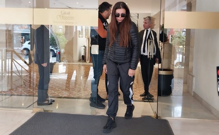 Allegados a Silvina Luna le dan el último adiós.