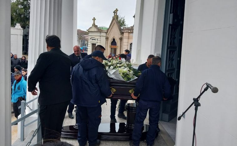 El último adiós a Silvina Luna, en el cementerio de la Chacarita.