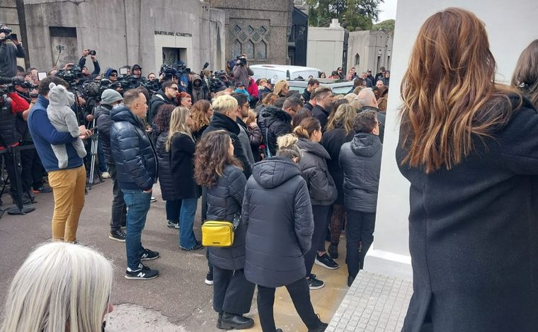 El último adiós a Silvina Luna, en el cementerio de la Chacarita.