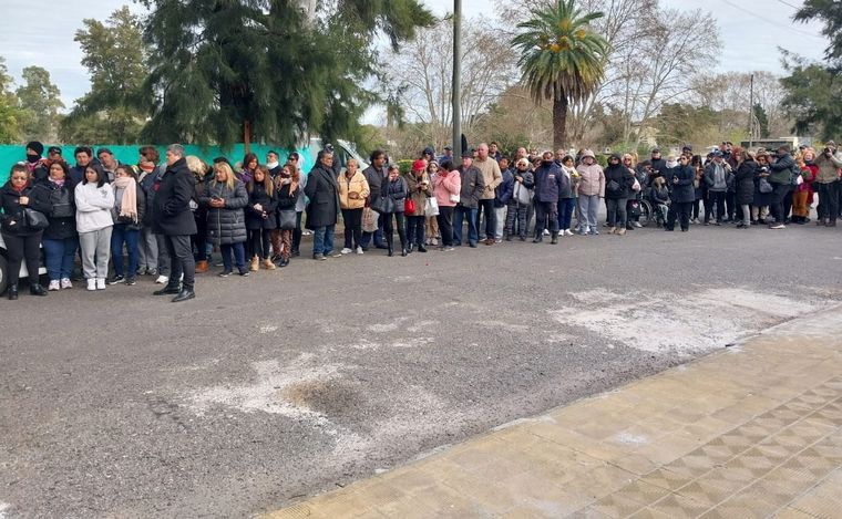 El último adiós a Silvina Luna, en el cementerio de la Chacarita.