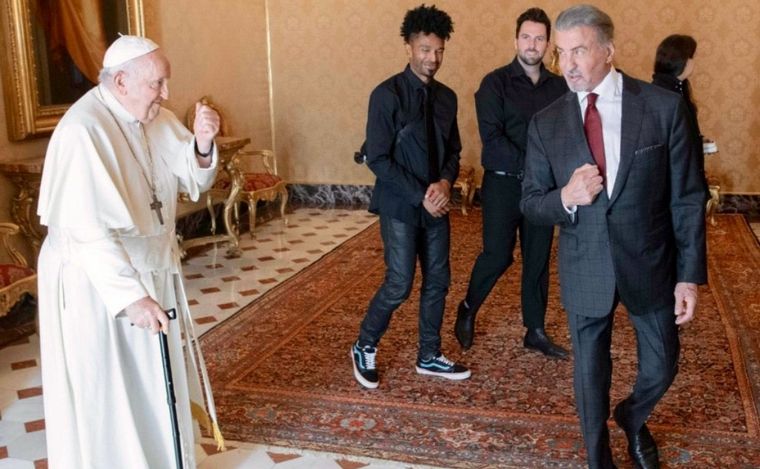 FOTO: El simpático encuentro entre el Papa Francisco y Sylvester Stallone.
