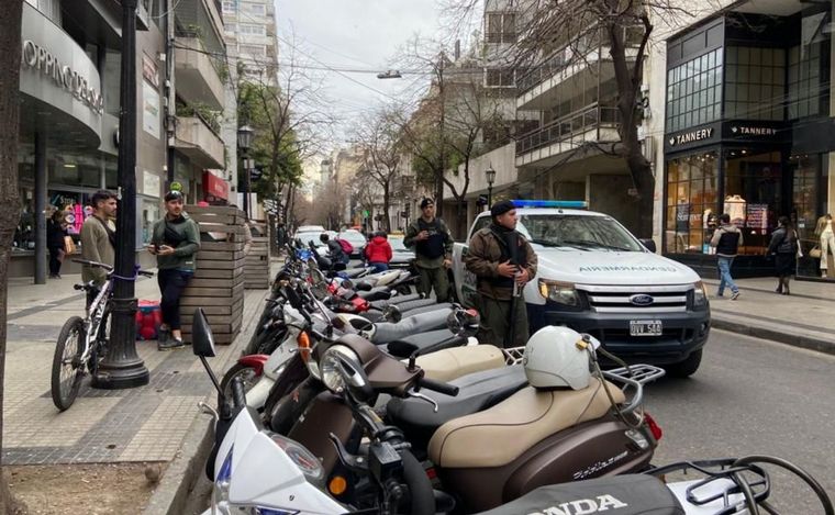 FOTO: Llegó refuerzo de gendarmes a Rosario para patrullaje y control ciudadano. 