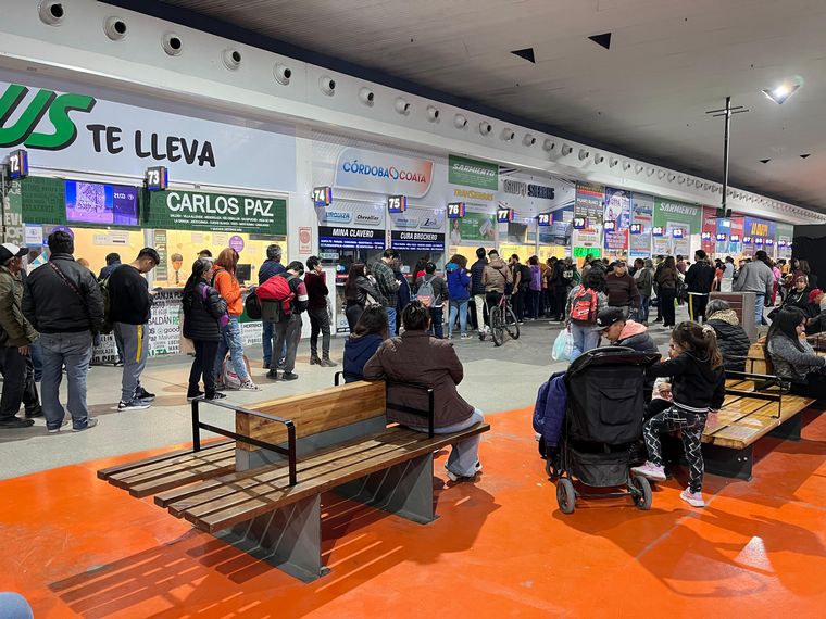 Polémica por demoras en la recarga de la tarjeta 