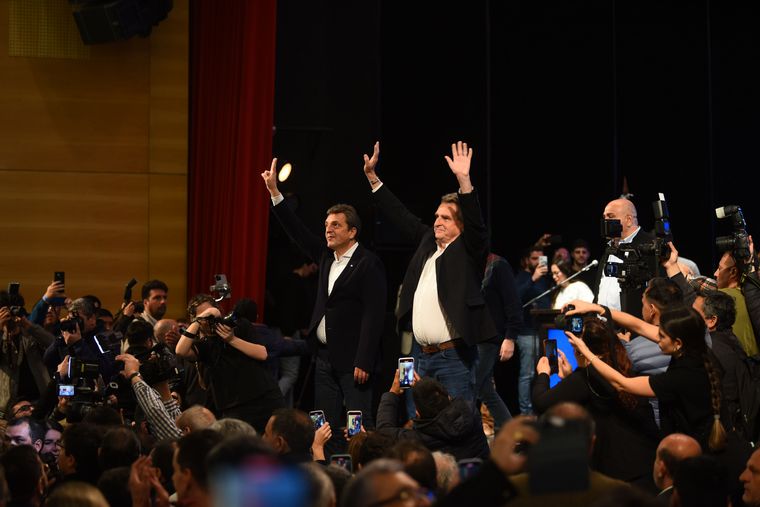 FOTO: Massa relanzó su campaña en Tucumán