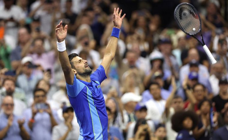 FOTO: Novak Djokovic y la emoción de otro título de Grand Slam. (Foto: @VarskySports)