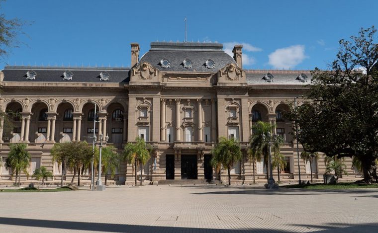 El 10 de diciembre asume Pullaro: ¿Con qué economía provincial se encontrará?