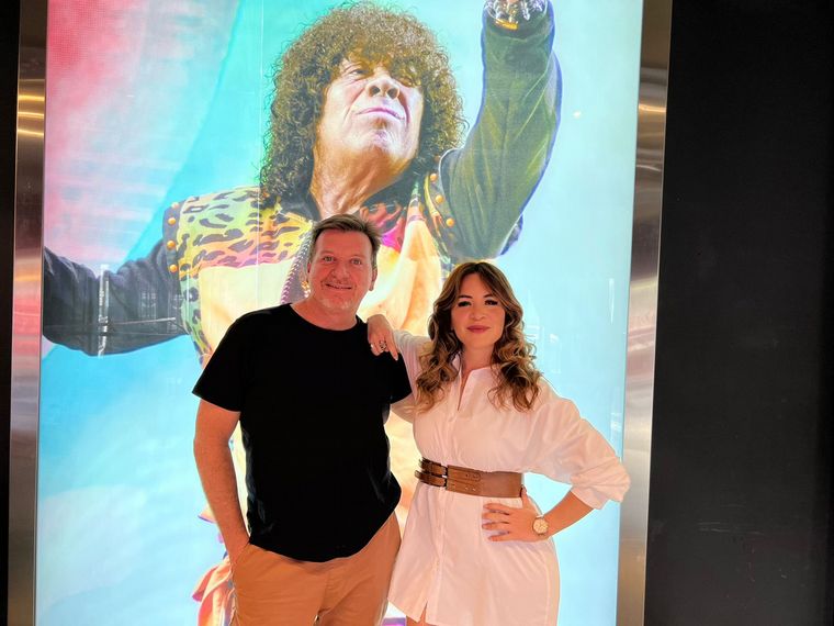 Siempre Juntos celebra el aniversario del Museo Bar de La Mona.