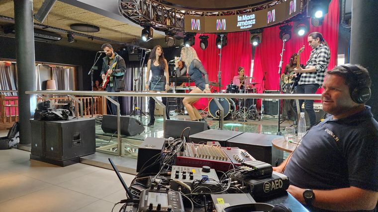 Tinta China cerró Siempre Juntos a puros clásicos de La Mona