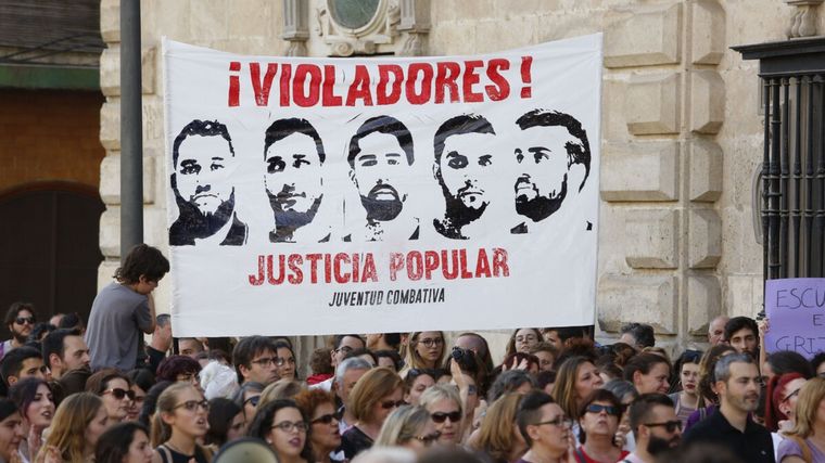 FOTO: Le redujeron al pena a uno de los violadores de La Manada (Foto: Diario de Sevilla)