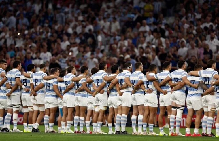 FOTO: Los Pumas entonando el Himno en el debut contra Inglaterra