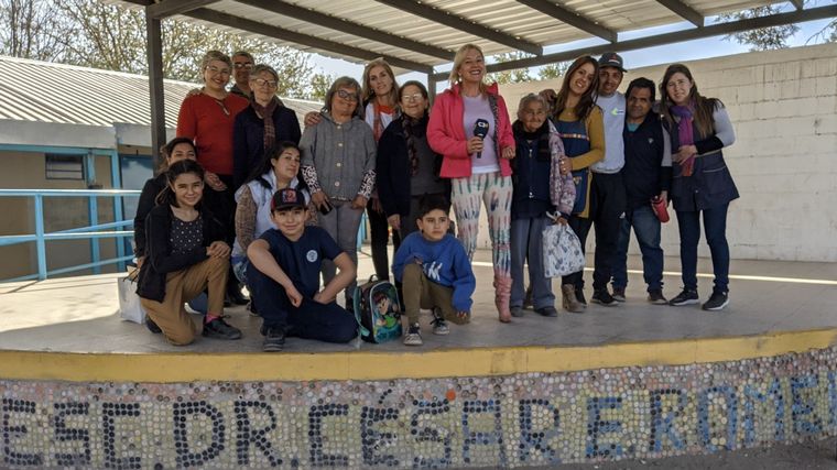 La escuela municipal de Bº Sacchi se integra en un proyecto de arte y radio.