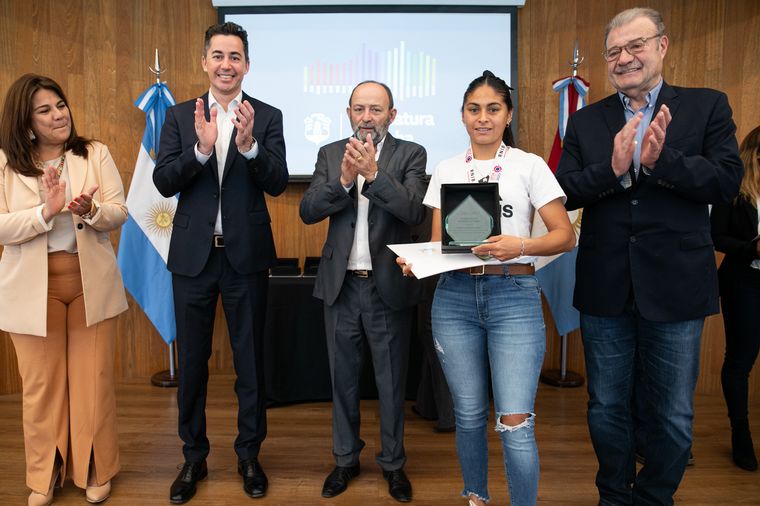 El vicegobernador Calvo reconoció a los cordobeses de ambos equipos