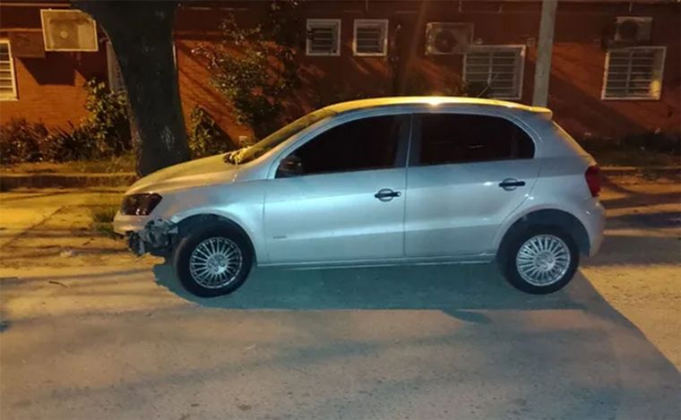 FOTO: Encontraron auto utilizado por sospechosos del asesinato del policía.