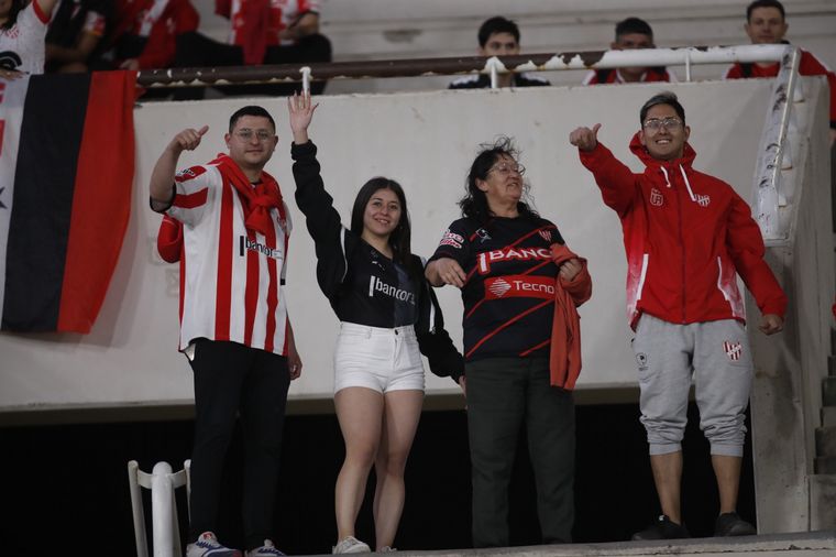 Te vi en la cancha: buscate en las tribunas del estadio Mario Alberto Kempes.