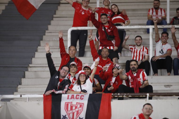 Te vi en la cancha: buscate en las tribunas del estadio Mario Alberto Kempes.