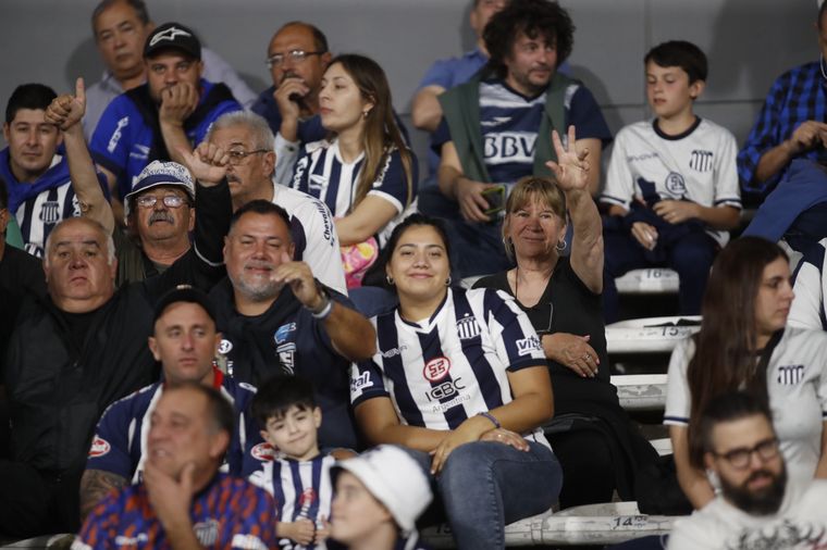 Te vi en la cancha: buscate en las tribunas del estadio Mario Alberto Kempes.