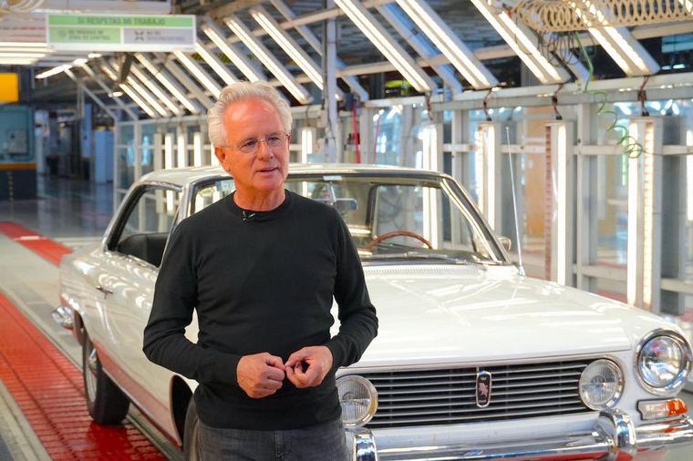 FOTO: Horacio Pagani y su Torino 380w en Fábrica Santa Isabel.