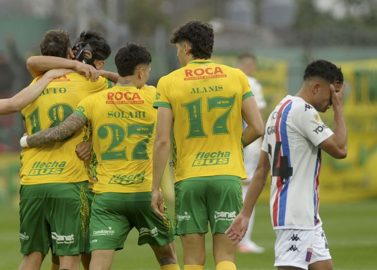 FOTO: Defensa y Justicia venció a Tigre en la Copa de la Liga.