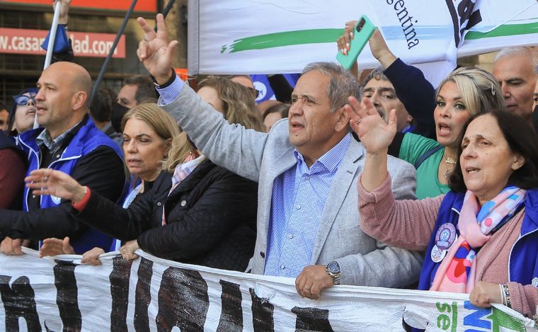 La Asociación Bancaria acordó con las cámaras empresarias. (Foto: NA)