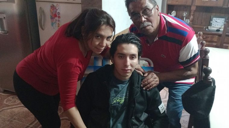 FOTO: Ya se recupera en su casa el joven baleado en Bº Ituzaingó Anexo.