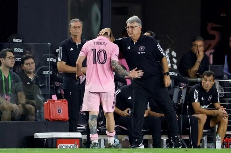 FOTO: Messi salió reemplazado en el primer tiempo del último partido.