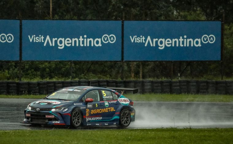 Yannantuoni fue 3° en el Entrenamiento 1 con pista mojada del 'Velopark'