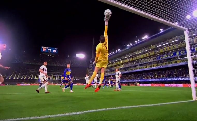 Alan Aguerre, arquero de Lanús, fue la figura. (Foto: captura)
