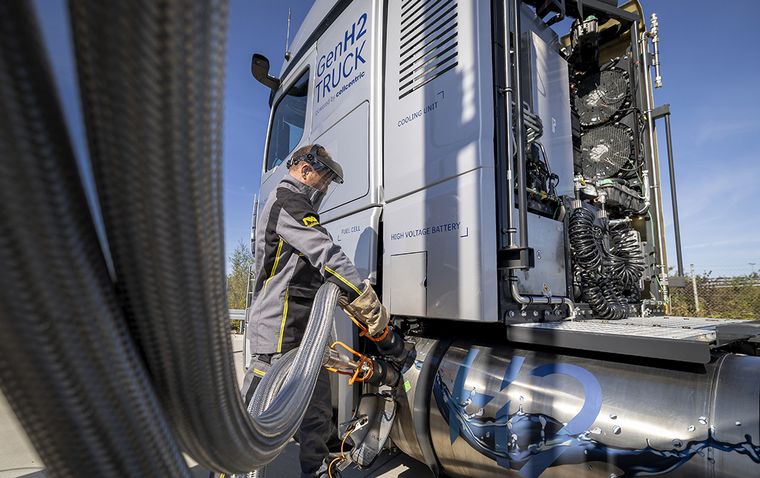 FOTO: Mercedes-Benz GenH2, 1000 kilómetros con un solo llenado de hidrógeno líquido