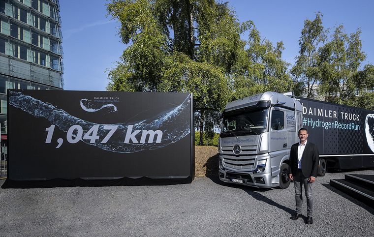 FOTO: Mercedes-Benz GenH2, 1000 kilómetros con un solo llenado de hidrógeno líquido