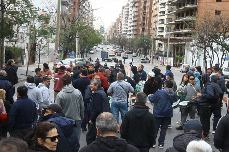 FOTO: Viernes con caos de tránsito por múltiples manifestaciones